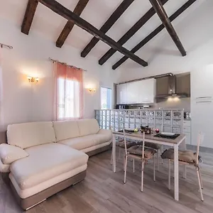 Ca' Laura - Centro - 10 Min From Venice Appartamento